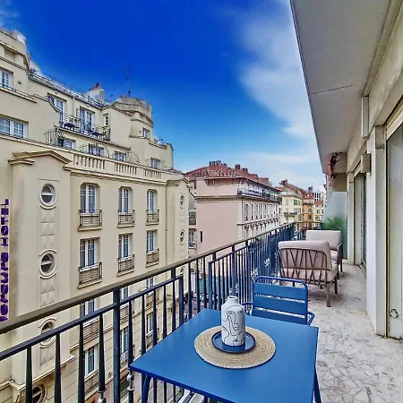 Nestor&jeeves - Victoria - Delux Center Apartmán